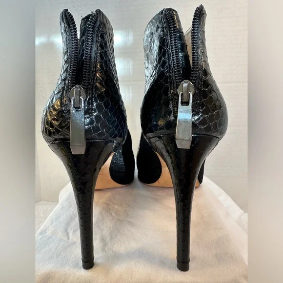 BCBG MAXAZRIA Pointed Toe Heel Ankle Boots AMAZING CONDITION! SEXY,HOLIDAY!HOT🤩 - Picture 6 of 16